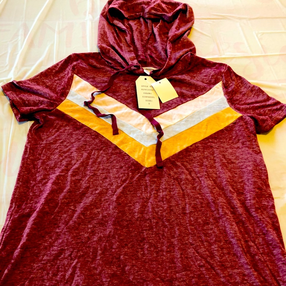 Women’s hooded top